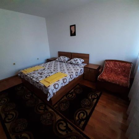 Къща За Гости Петрови Primorsko Exterior foto