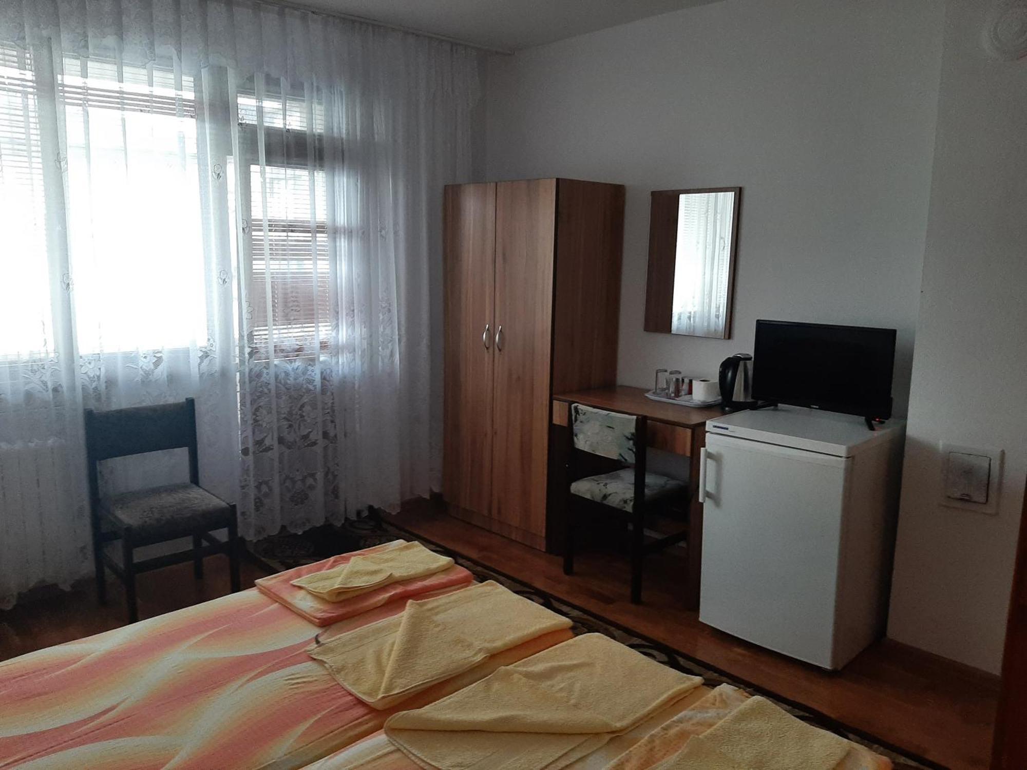 Къща За Гости Петрови Primorsko Cameră foto