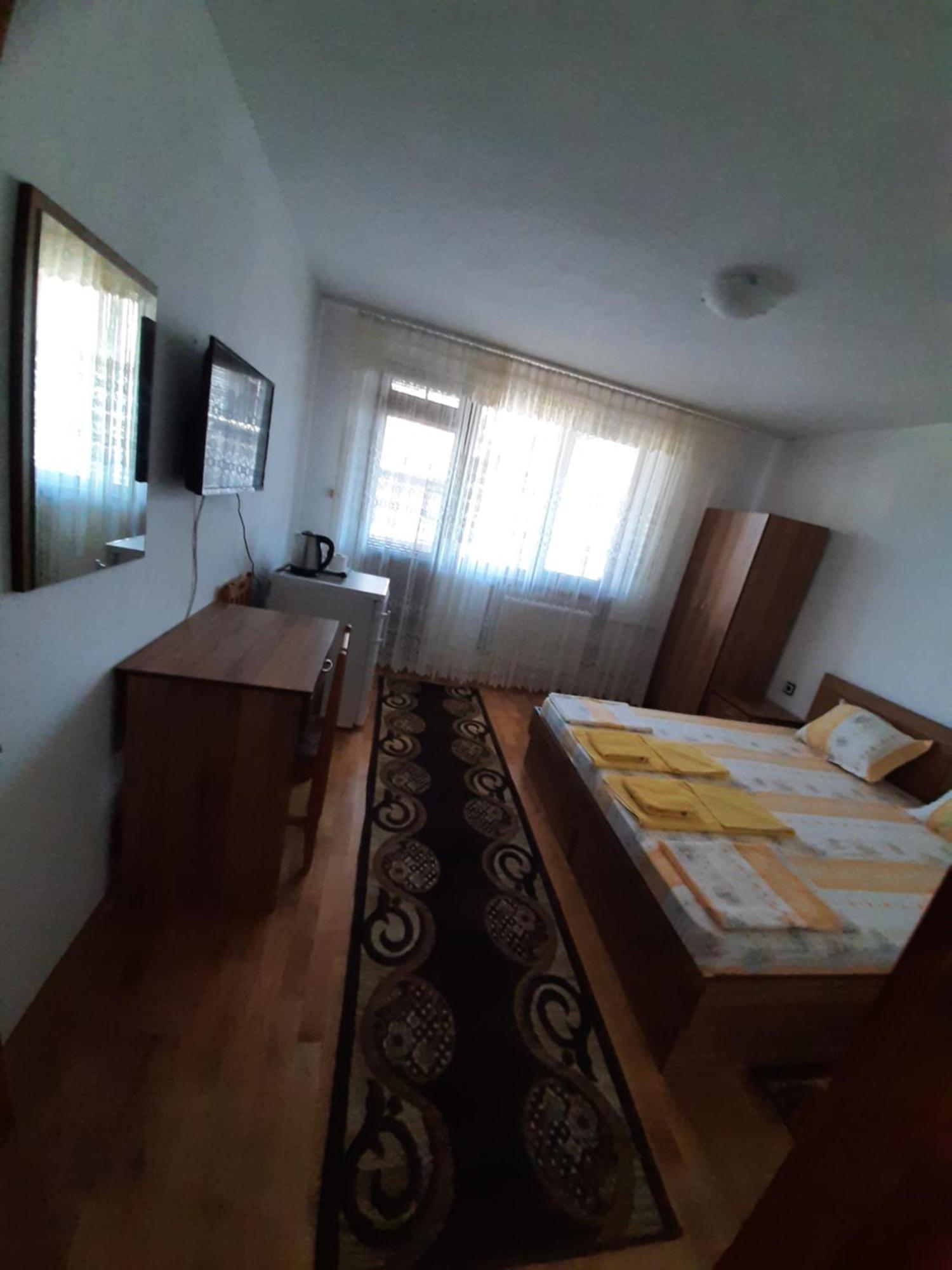 Къща За Гости Петрови Primorsko Cameră foto